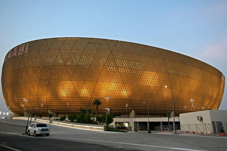 Lusail Stadium: A total of 10 matches will be played here, including the opening match and the final. 80 thousand spectators can be accommodated. The stadium was inaugurated this year, much later than the scheduled time. This glittering stadium has many facilities.