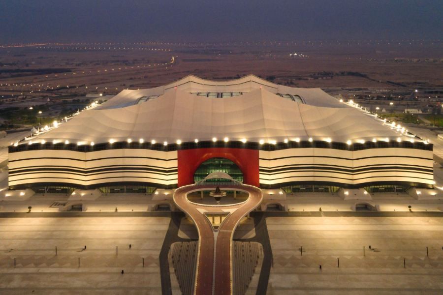 Al Bayt Stadium: 60,000 spectators can be accommodated. There will be eight matches including the first match. There is also a semi-final. It looks like a desert tent, which is often seen in the Middle East. Here too there is a system to cover the stadium with a roof.