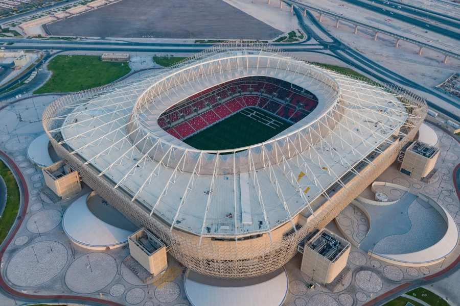 Ahmad bin Ali Stadium: 40,000 spectators can be accommodated. Seven matches will be played here. It was originally called Al-Rayyan Stadium. Later the name was changed. This stadium is built on the model of Qatari culture.