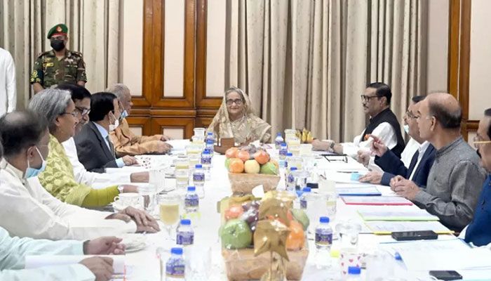 The Awami League’s Local Government Public Representative Nomination Board hold a meeting chaired by the Board’s President and Prime Minister Sheikh Hasina at her official residence Ganabhaban on November 5, 2022 || Photo: Collected  