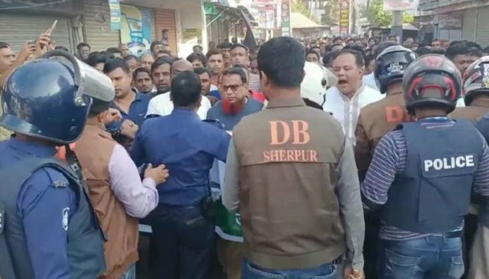 Six Policemen among 21 Injured As Police Clash with BNP in Sherpur