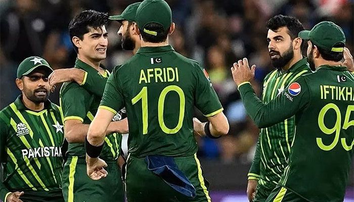 Resurgent Pakistan to Face Off Clinical England in Big Final 