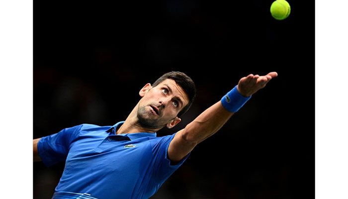 Djokovic Hits the Ground Running in Paris 