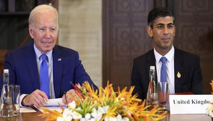 U.S. President Joe Biden, left, and British Prime Minister Rishi Sunak attend an emergency meeting of leaders at the G20 summit after a missile landed in Poland near the Ukrainian border, Wednesday, Nov. 16, 2022, in Nusa Dua, Indonesia || Photo: AP