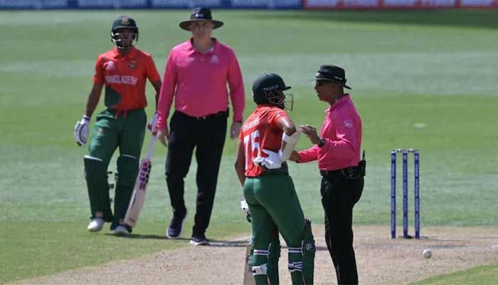 Shakib Al Hasan argues with umpire over LBW call in Pakistan vs Bangladesh T20 World Cup match || Photo: Collected 