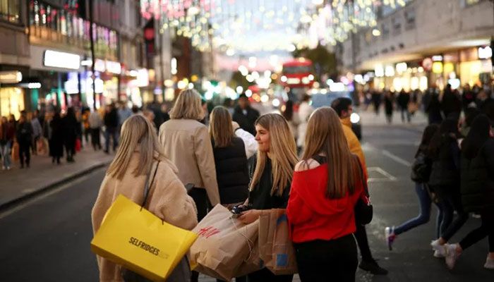 UK Businesses Fear Gloomy Christmas As Cost of Living Soars 