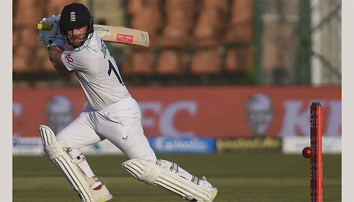 England Beat Pakistan by Eight Wickets in 3rd Test to Sweep Series 3-0 