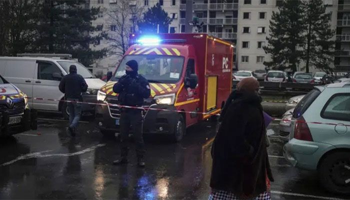 10 Dead, Including 5 Children, in France Apartment Fire  