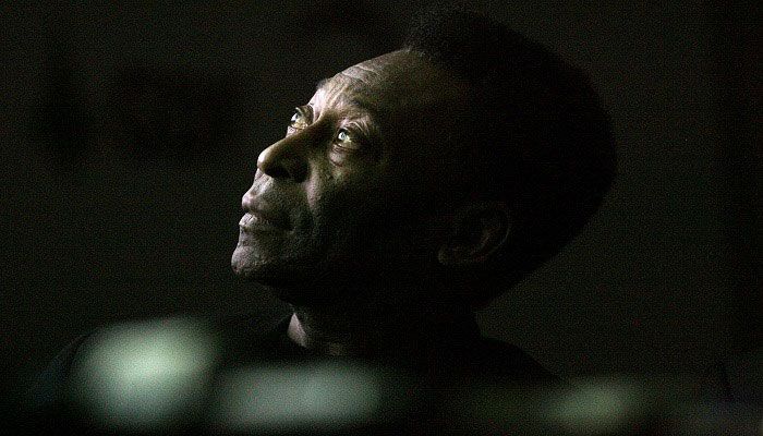Pele to Spend Christmas in Hospital As Cancer Worsens  