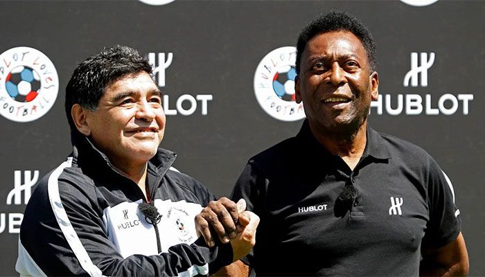 Football legends Pele and Diego Maradona attend an advertising football event on the eve of the opening of the UEFA 2016 European Championship in Paris, France on 9 June, 2016 || Photo: Reuters