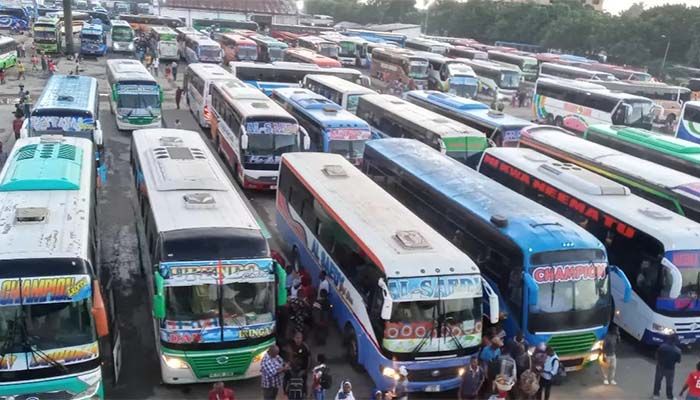 Ahead of BNP Rally in Rajshahi, Commuters Bear Brunt of Transport Strike