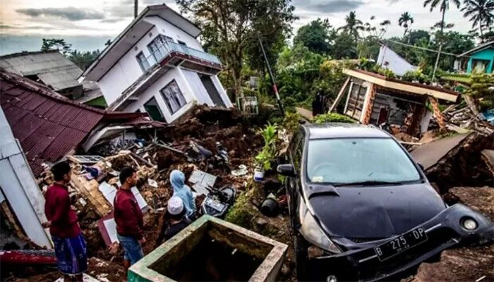Indonesia Quake Death Toll Jumps to 602   