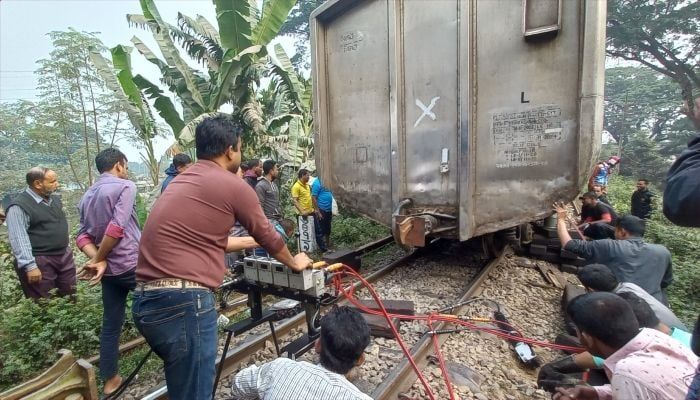 A coach of Mymensingh Express derailed || Photo: Collected 