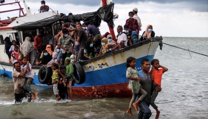 Boat carrying Rohingyas || File Photo