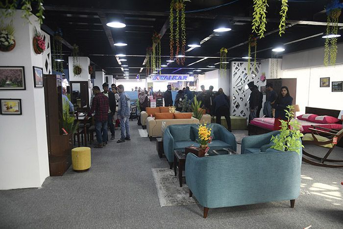 The participating stalls are buzzing with the presence of visitors and buyers.