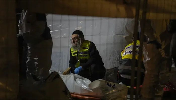 Palestinian Gunman Kills Seven People in Jerusalem Synagogue  