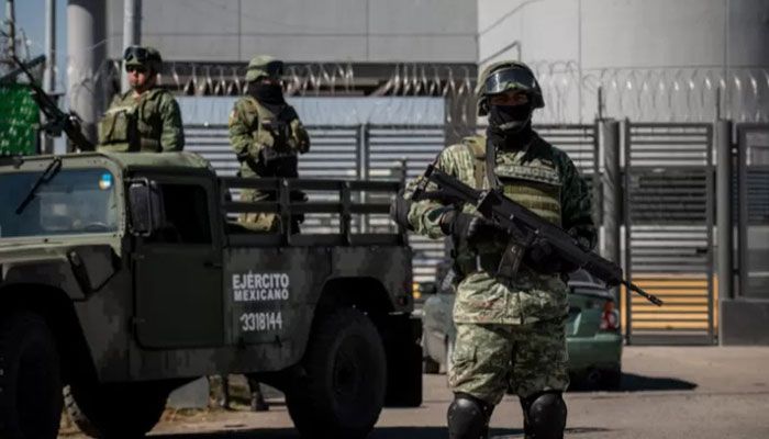 Members of the Mexican Army secure the main entrance to the maximum security prison of ‘El Altiplano’ in Almoloya de Juarez, Mexico, on January 6, 2023 || AFP Photo: Collected  