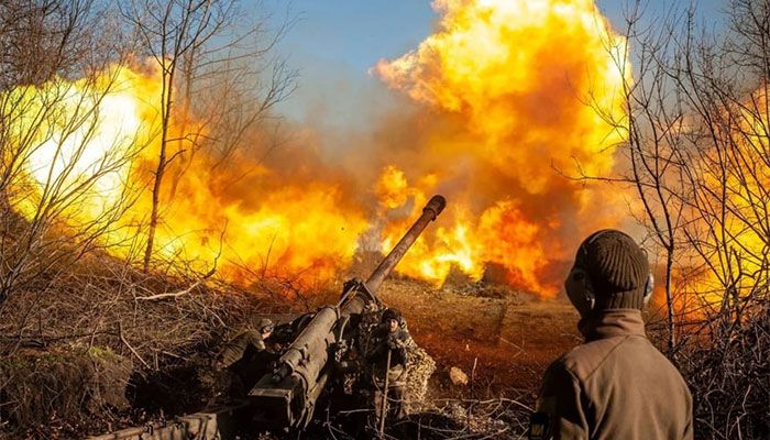 'Fierce' Battle in Ukraine for Vugledar Near Donetsk 