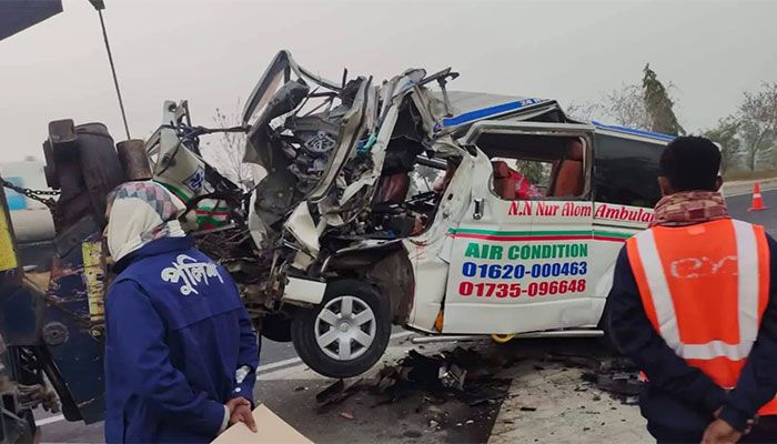 Road Crash Kills 6 at Zajira in Shariatpur 