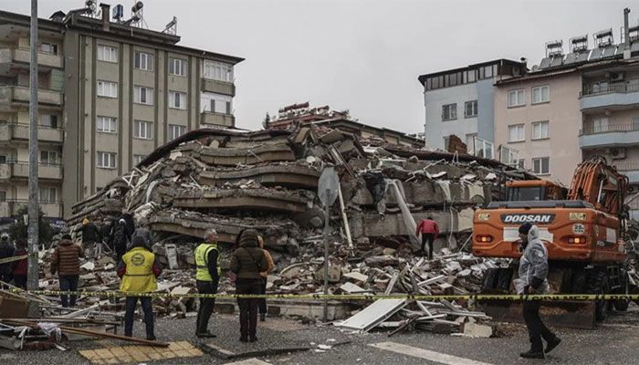 Quake Deaths Pass 5,000 As Turkey, Syria Seek Survivors   