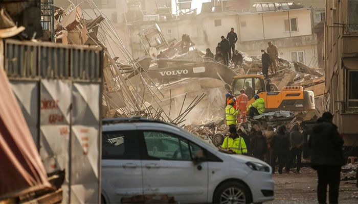 Turkey Probes Contractors As Earthquake Deaths Pass 33,000   