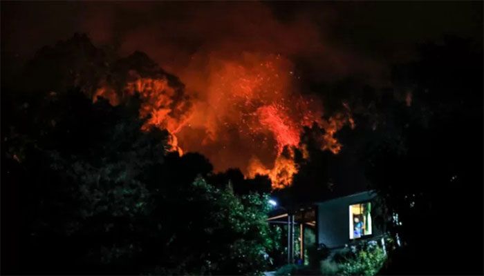 13 Dead As Chile Forest Fires Provoke State of Disaster 
