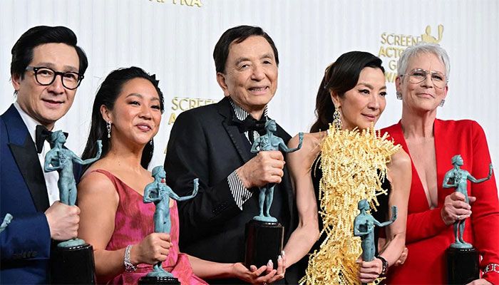 'Everything Everywhere' Wins (nearly) All at SAG Awards