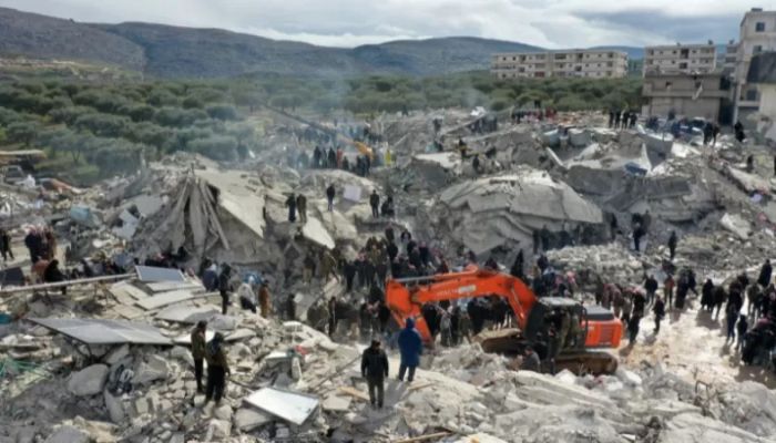 Turkey-Syria Quake Toll Tops 7,800 As Rescuers Battle Cold