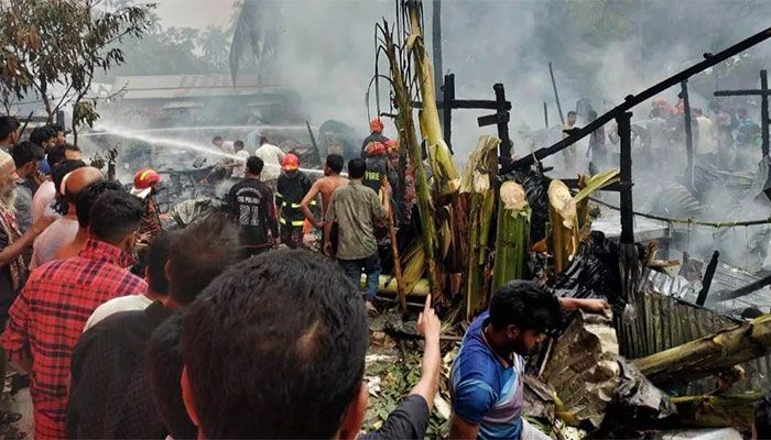 8 Houses Gutted in Fire in Barishal 