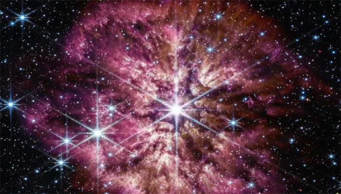 NASA Webb Telescope Captures Star On Cusp of Death