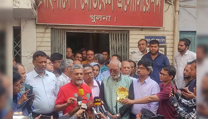 Khulna Doctors Postpone Strike for 7 Days    