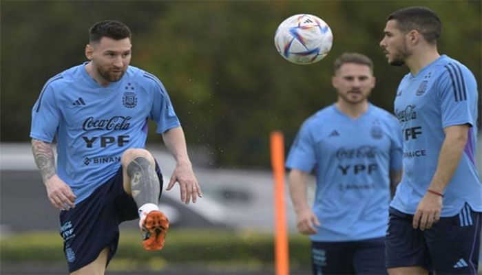 Messi 'Madness' in Argentina As World Champions Play First Match  