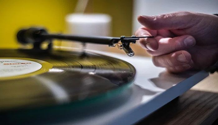 Once Dying, Then a Novelty, Vinyl Is Back And Thriving 