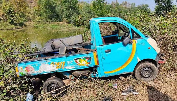 3 Dead As Bus Collides with Pick-Up Van in Cox's Bazar 