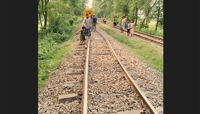 Railway Line in B’baria Gets Bent Again Due to Extreme Heat