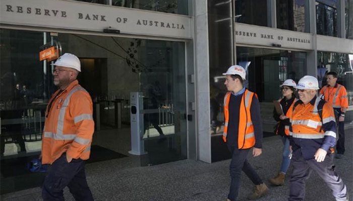 Australia Pauses Interest Rate Hikes  