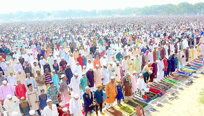 Over 6 Lakh Offer Eid Prayers at Dinajpur’s Gor-e-Shaheed Maidan 