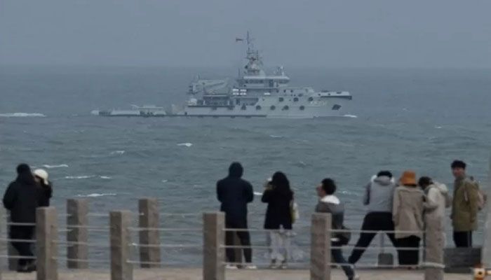 Chinese Aircraft Carrier 'Seals Off' Taiwan   