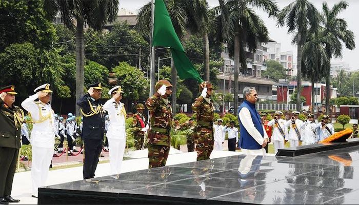 President Pays Rich Tributes to Armed Forces Martyrs