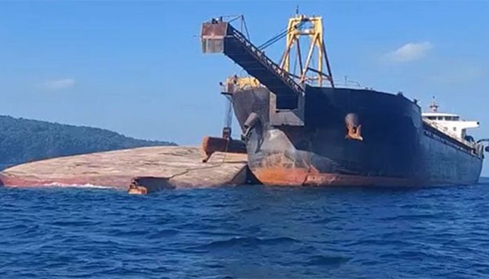 One Dead, 3 Missing in Ship Collision in Philippines