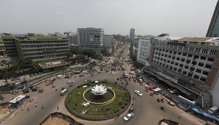 Dhaka’s Air ‘Unhealthy for Sensitive Groups’ This Morning