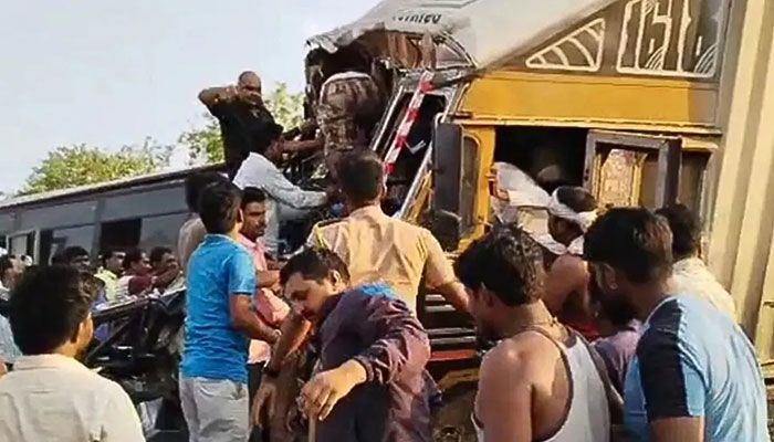 At Least 7 Dead in Indian Highway Accident 