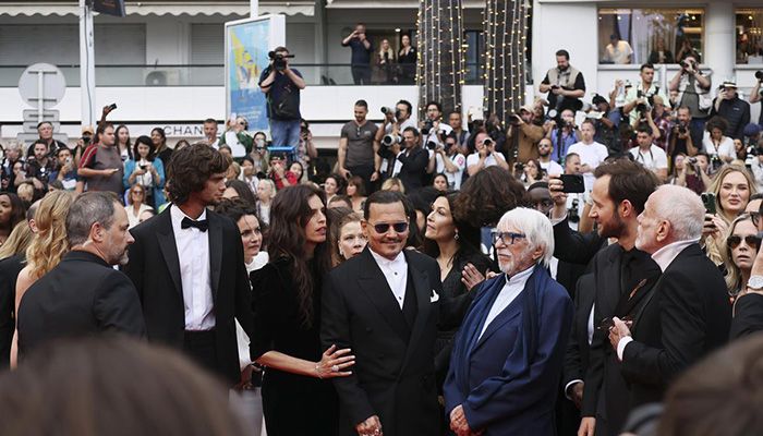 Johnny Depp Got a Seven-Minute Standing Ovation at Cannes