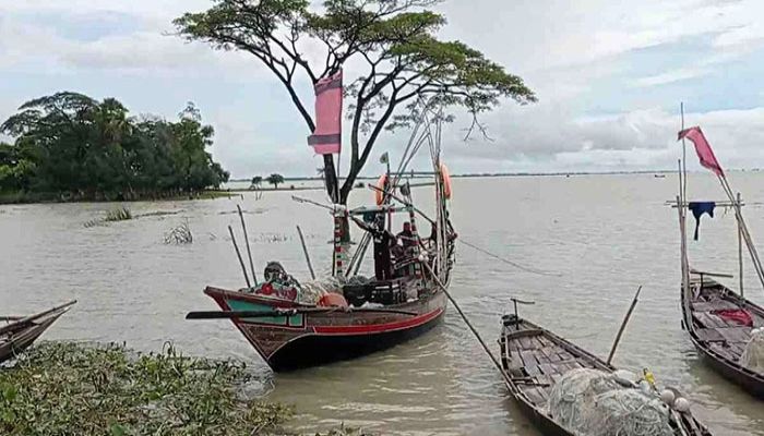 Bodies of 5 Fishermen Recovered after 5 Days, 2 More Missing 