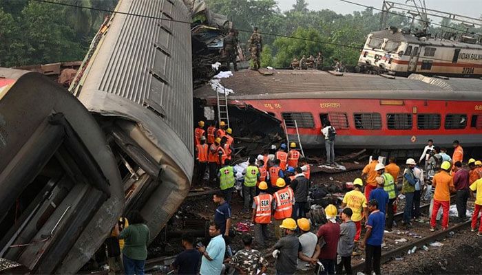 How 3 Trains Crashed Into Each Other in Odisha 
