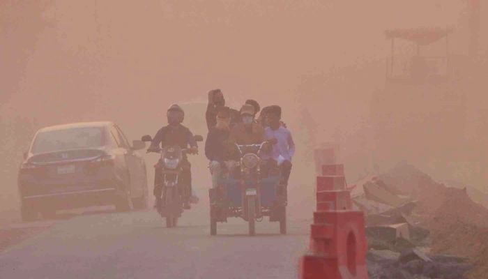 Dhaka’s Air 3rd Most Polluted in the World Friday Morning