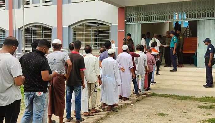Khulna, Barishal City Polls: Voting Begins amid Much Enthusiasm  