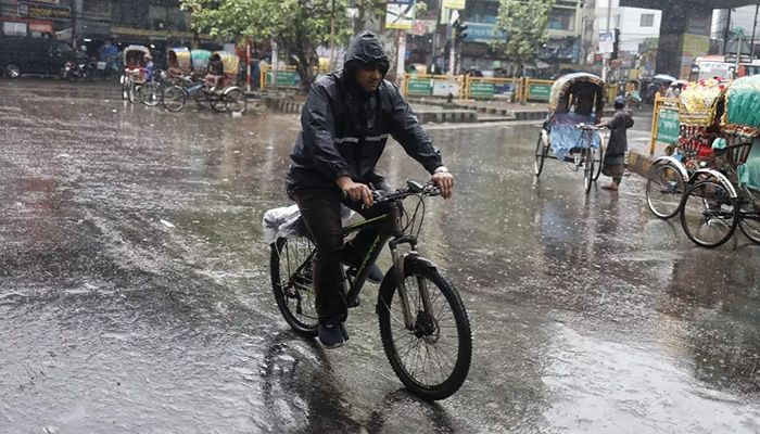Drizzle Brings Inadequate Relief from Scorching Heat in Dhaka