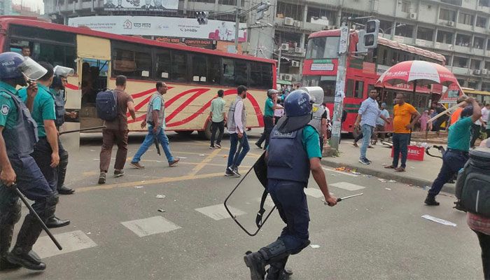Clash Breaks Out Between DCC Shopkeepers And Police
