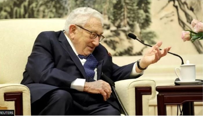 Xi Jinping meets Henry Kissinger to defrost China ties